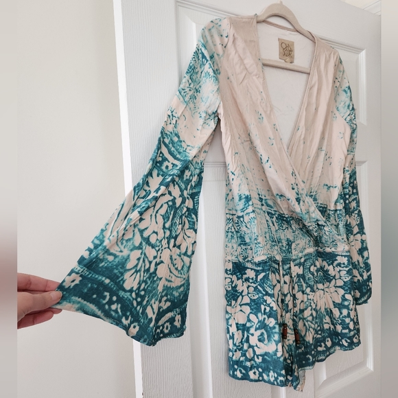 NWT Chaser Surplice Tie Waist Tie-dye Flare Sleeve Romper FLAW - Picture 2 of 7